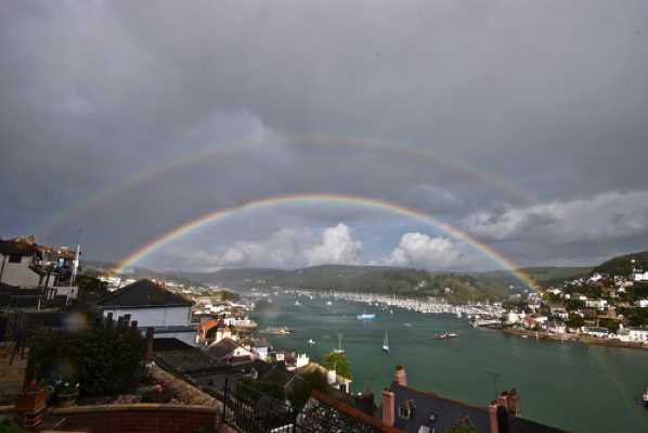 23 October 2010 - 14-16-01.jpg
We get stacks of  rainbows over the Dart, It should be called "The Rainbow River". Here's one decent double rainbow. But there have been hundreds.
#DoubleRainbowDartmouth
